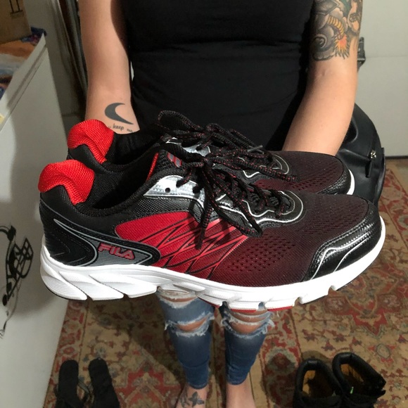 fila mens shoes red